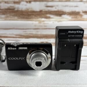 Nikon COOLPIX S220 Digital Camera - Black (For Parts/Repair)